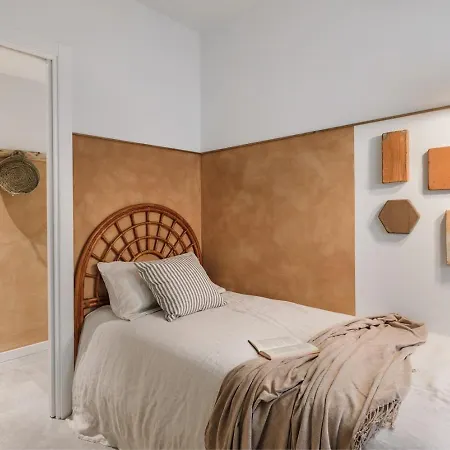 Algaba - 2 Bedrooms In Eixample Esquerra شقة