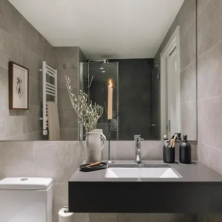 Apartamento Algaba - 2 Bedrooms In Eixample Esquerra Barcelona